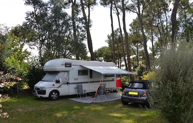 Emplacement pour grand camping-car