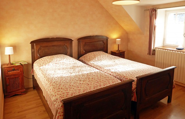 Chambre avec 2 lits simples à l'étage