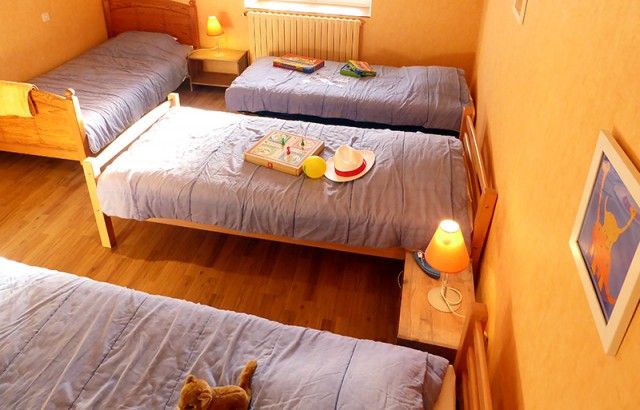 Chambre avec 4 lits simples 90