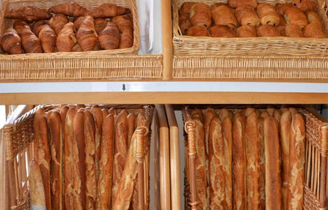 Täglich frisches Brot und Croissants