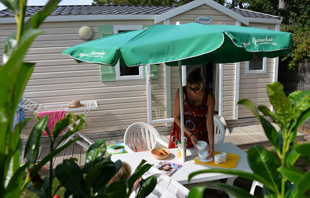 Salon de jardin et parasol pour le cottage Penty