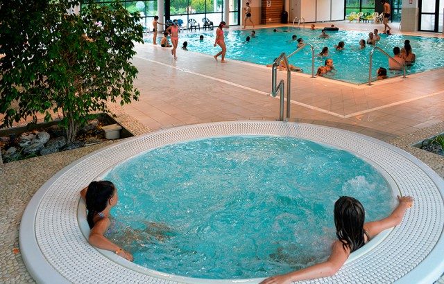 Indoor jacuzzi and swimming pool